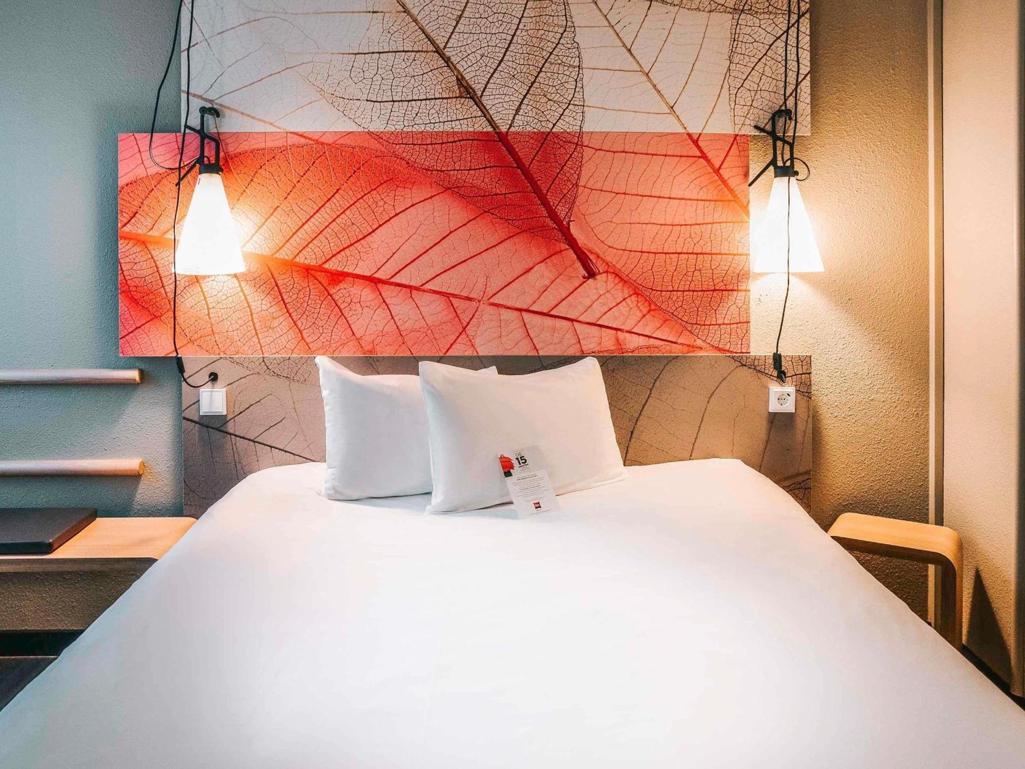 Ibis Frankfurt Airport Hotel 2*