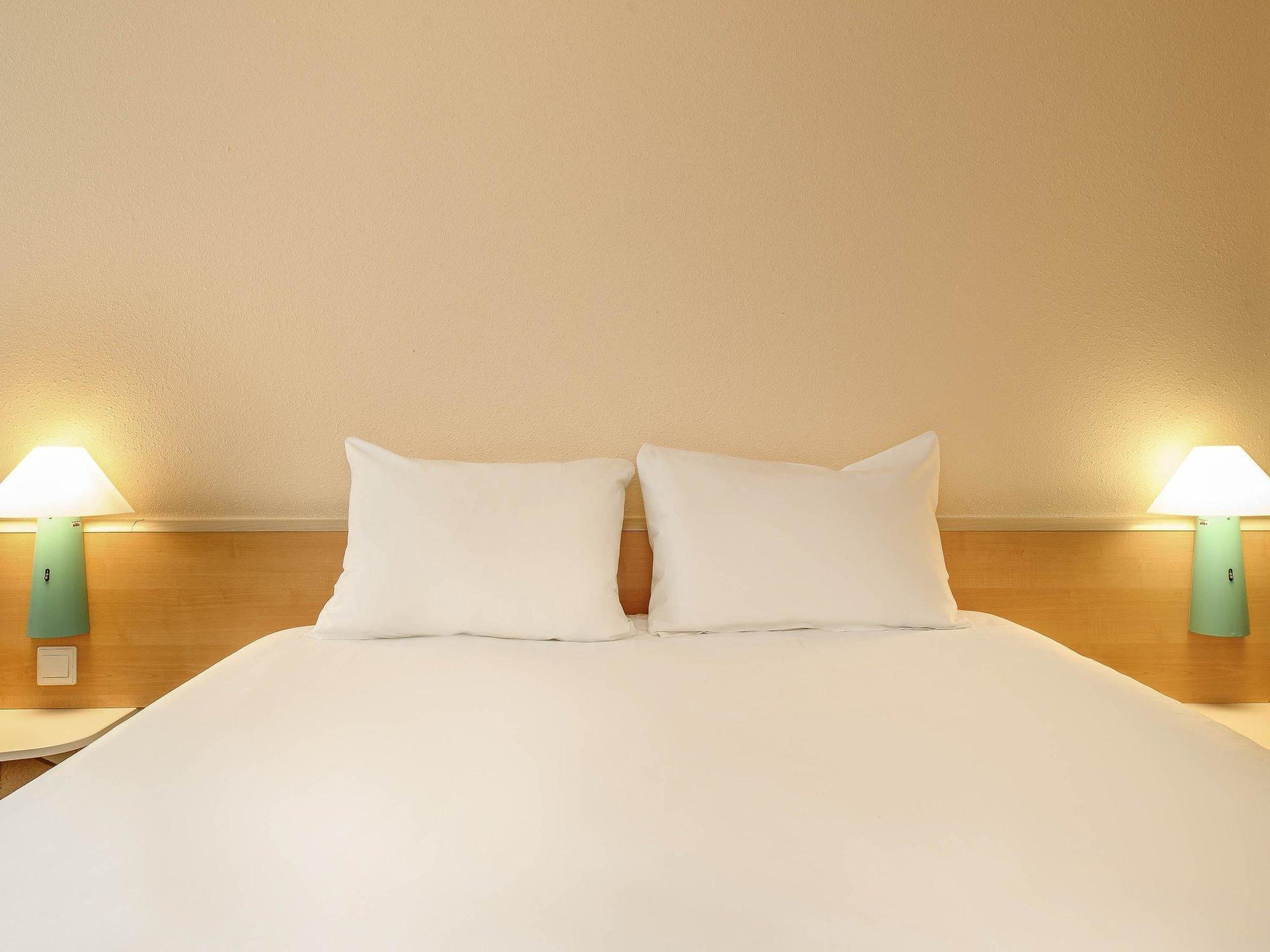 Ibis Frankfurt Airport 2*