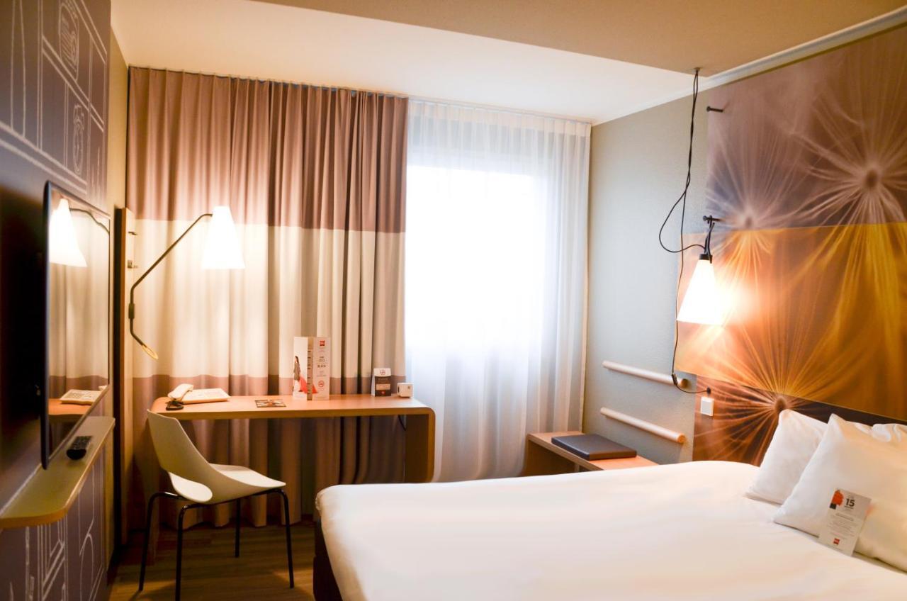 Ibis Frankfurt Airport Hotel 2*